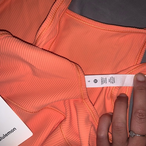 LULULEMON POWER PIVOT TANK - Picture 5 of 5